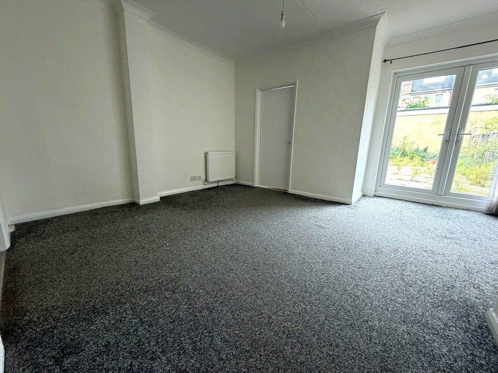 Flat Empress Avenue in Greater London