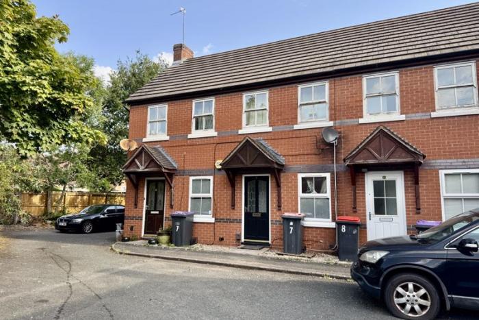 Flat Stonebridge Close in Dawley