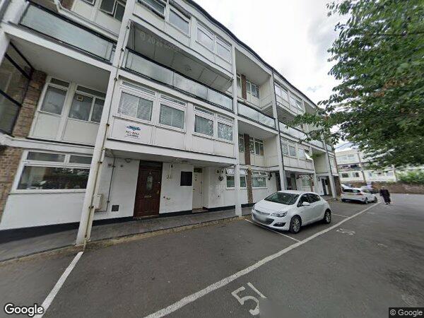 Flat Chapman Street in Greater London