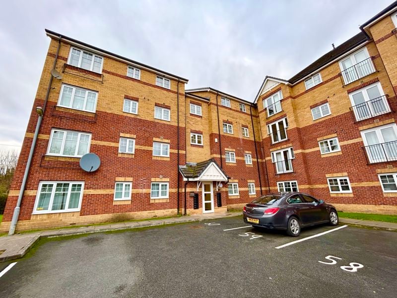 Flat Eccles New Road in Salford