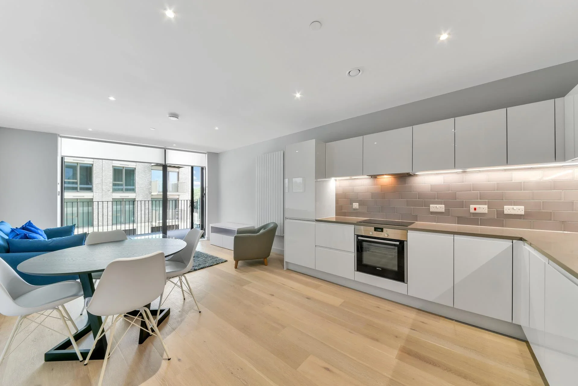Flat Starboard Way in Greater London