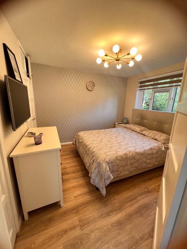 Room Rochester Drive in Greater London