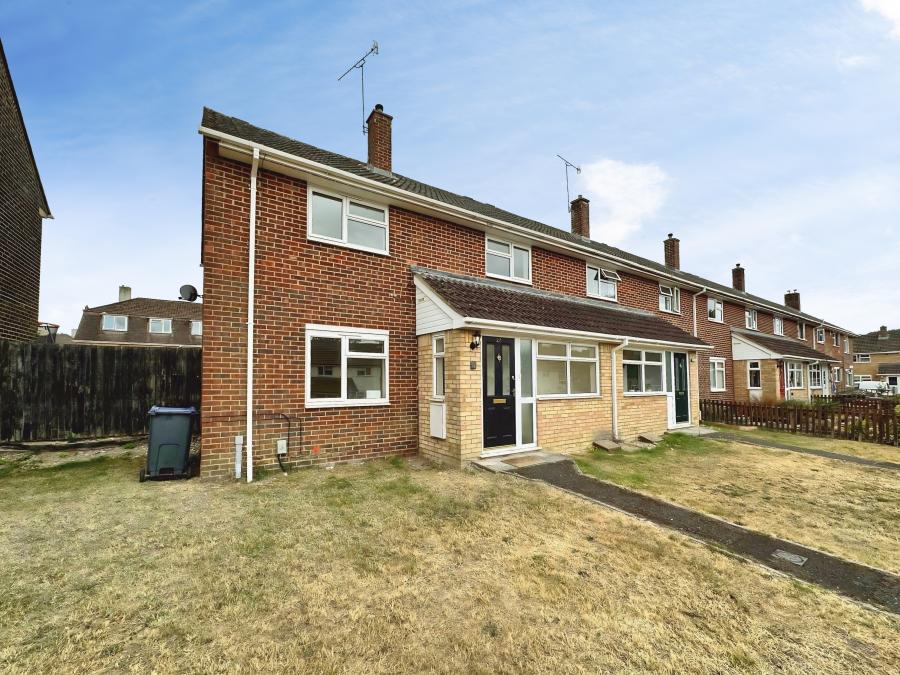 House Abbotts Close in Tidworth