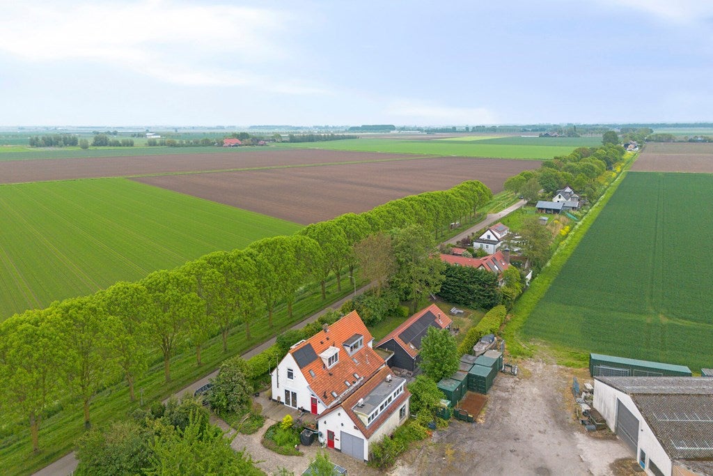 Huis Bloemendijk 4 in Dinteloord