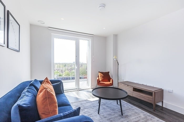 Flat Moulding Lane in Greater London