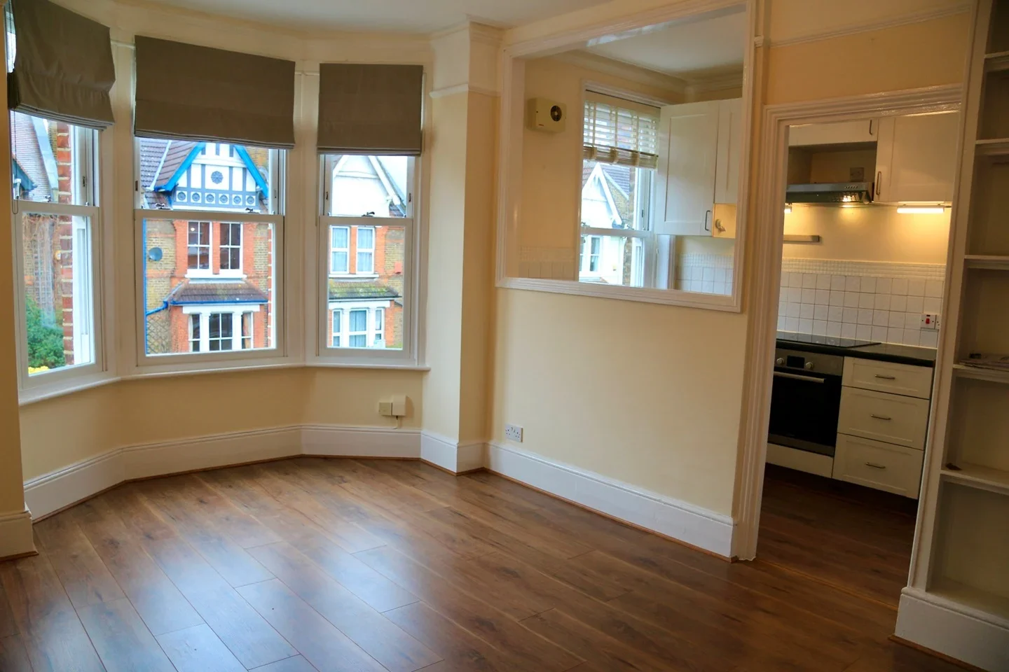 Flat Broughton Road in Greater London