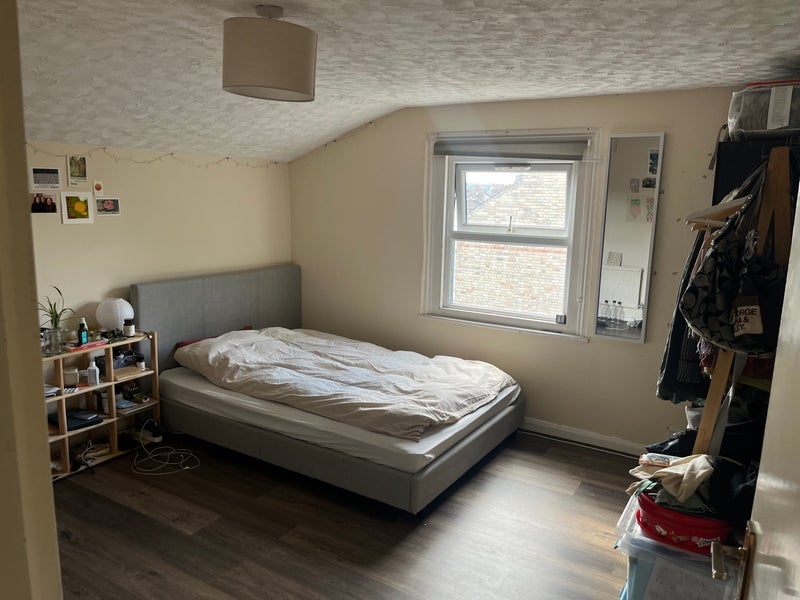 Room Bucharest Road in Greater London