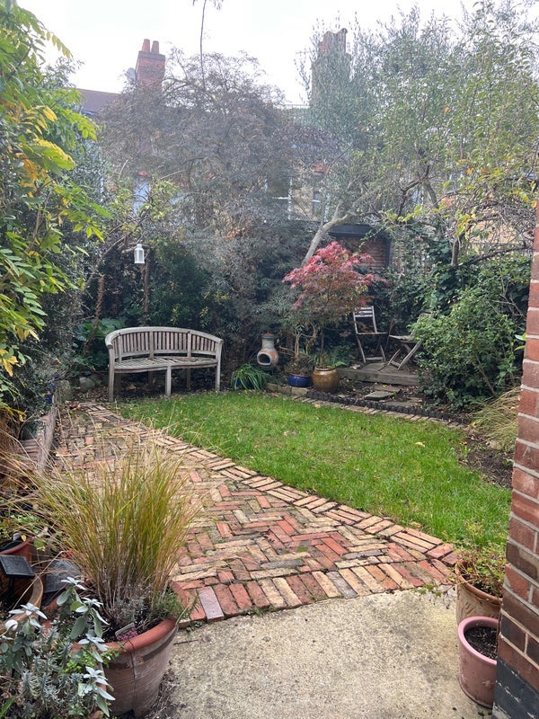 Room Cricklade Avenue in Greater London