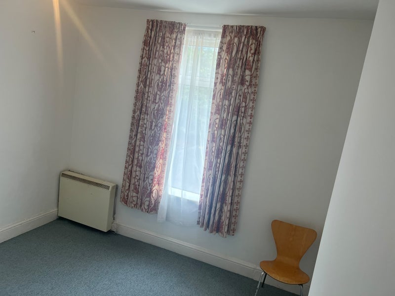 Room Charminster Road in Bournemouth