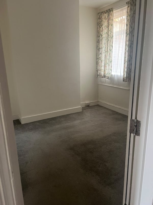 Room Charminster Road in Bournemouth