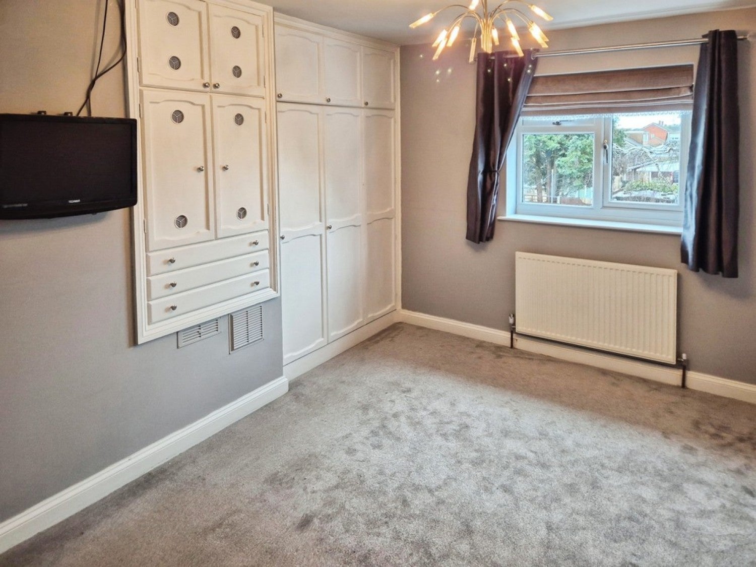 House Hazel Close in Gloucester