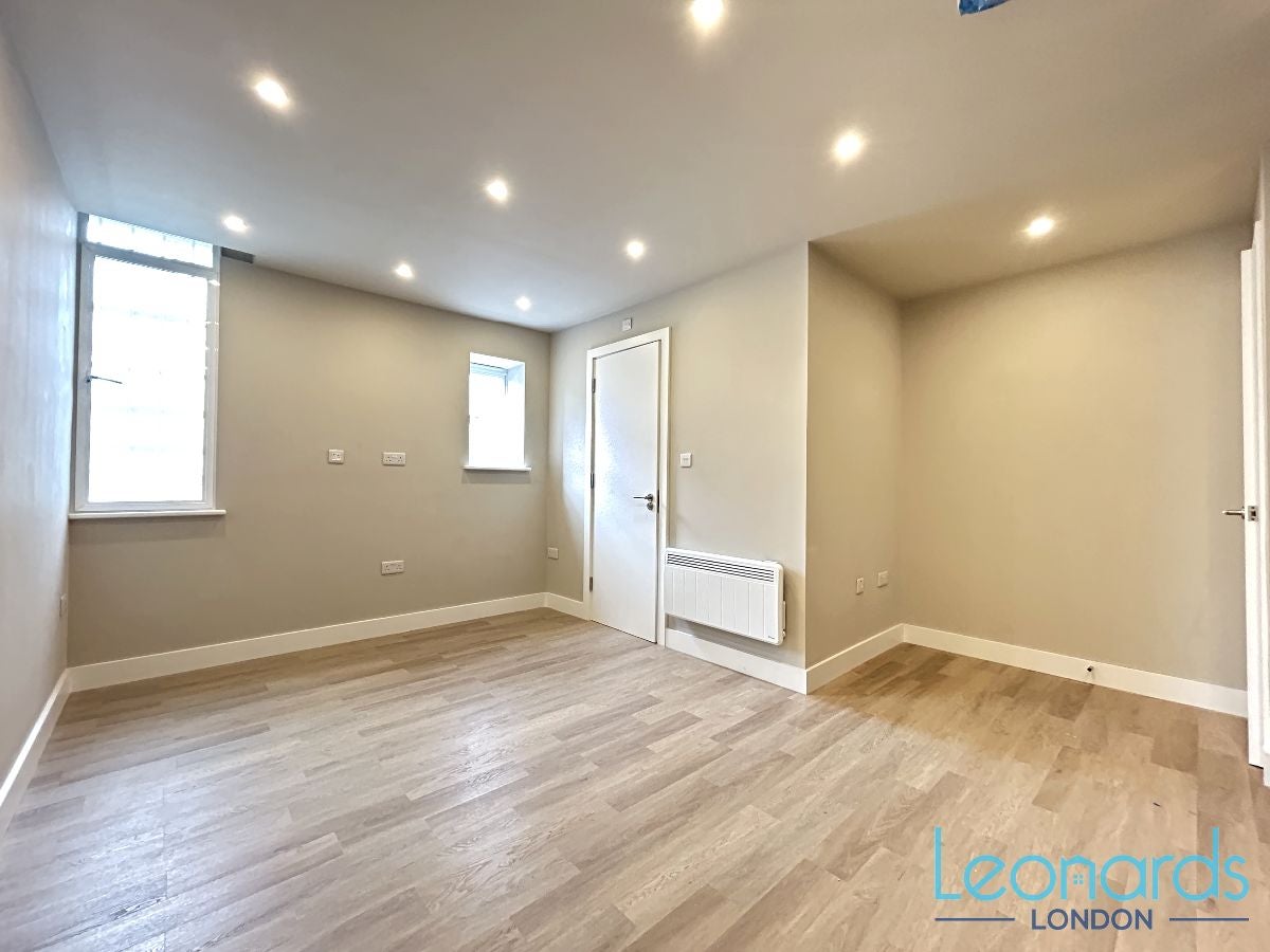 Flat North End in Greater London