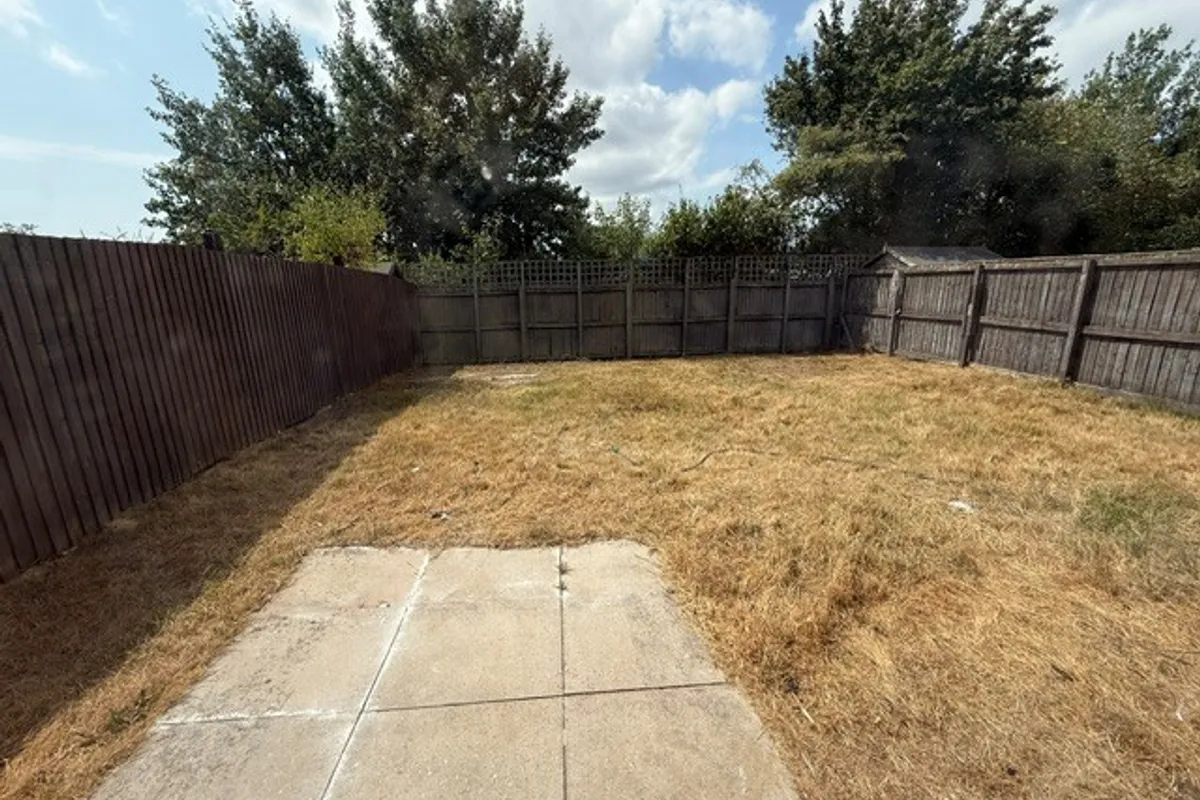 House Avro Close in Cardiff
