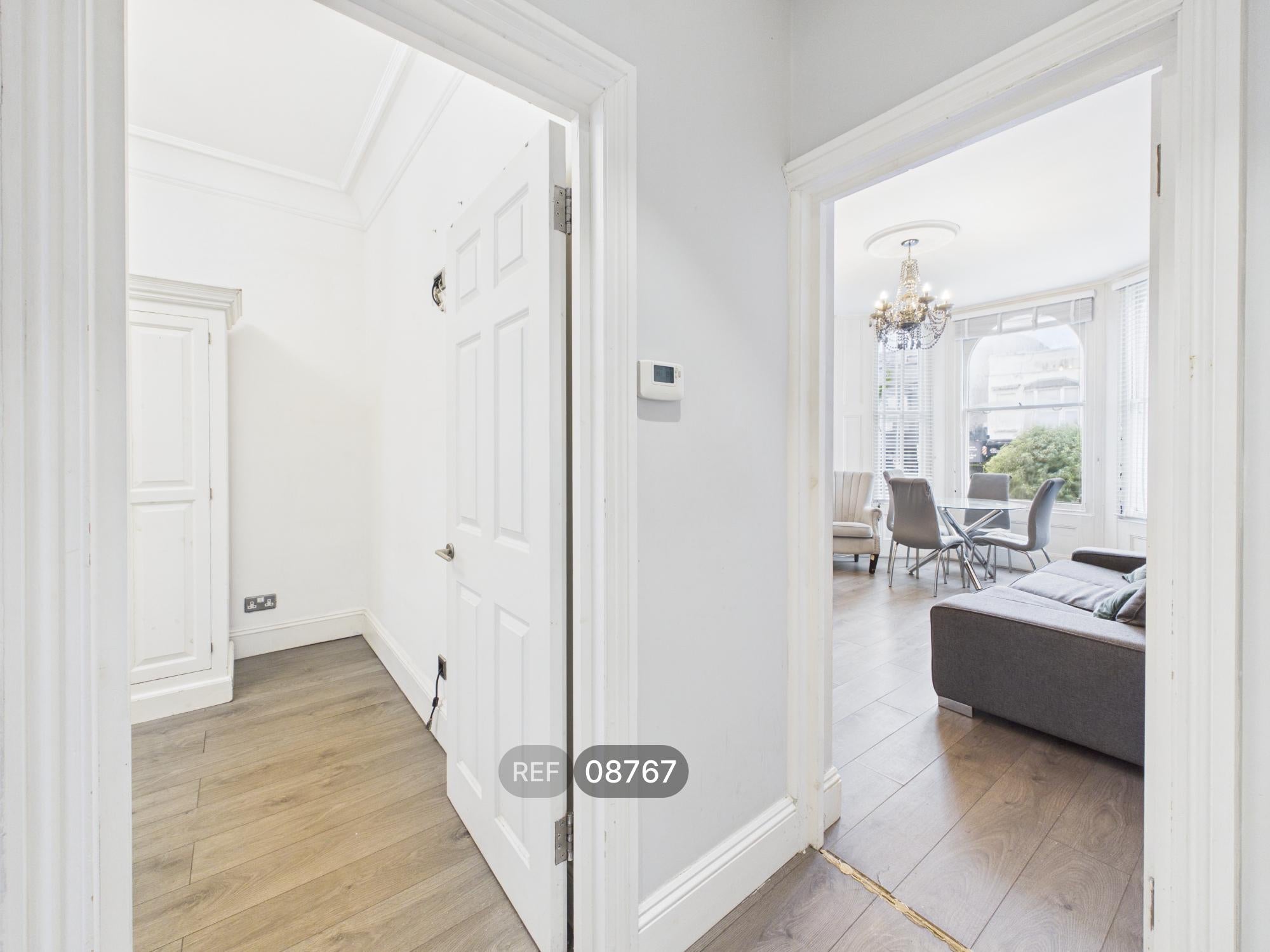 Flat Gladstone Terrace in Brighton