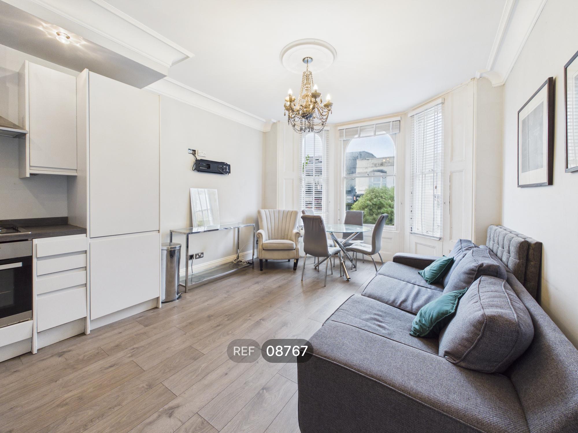 Flat Gladstone Terrace in Brighton