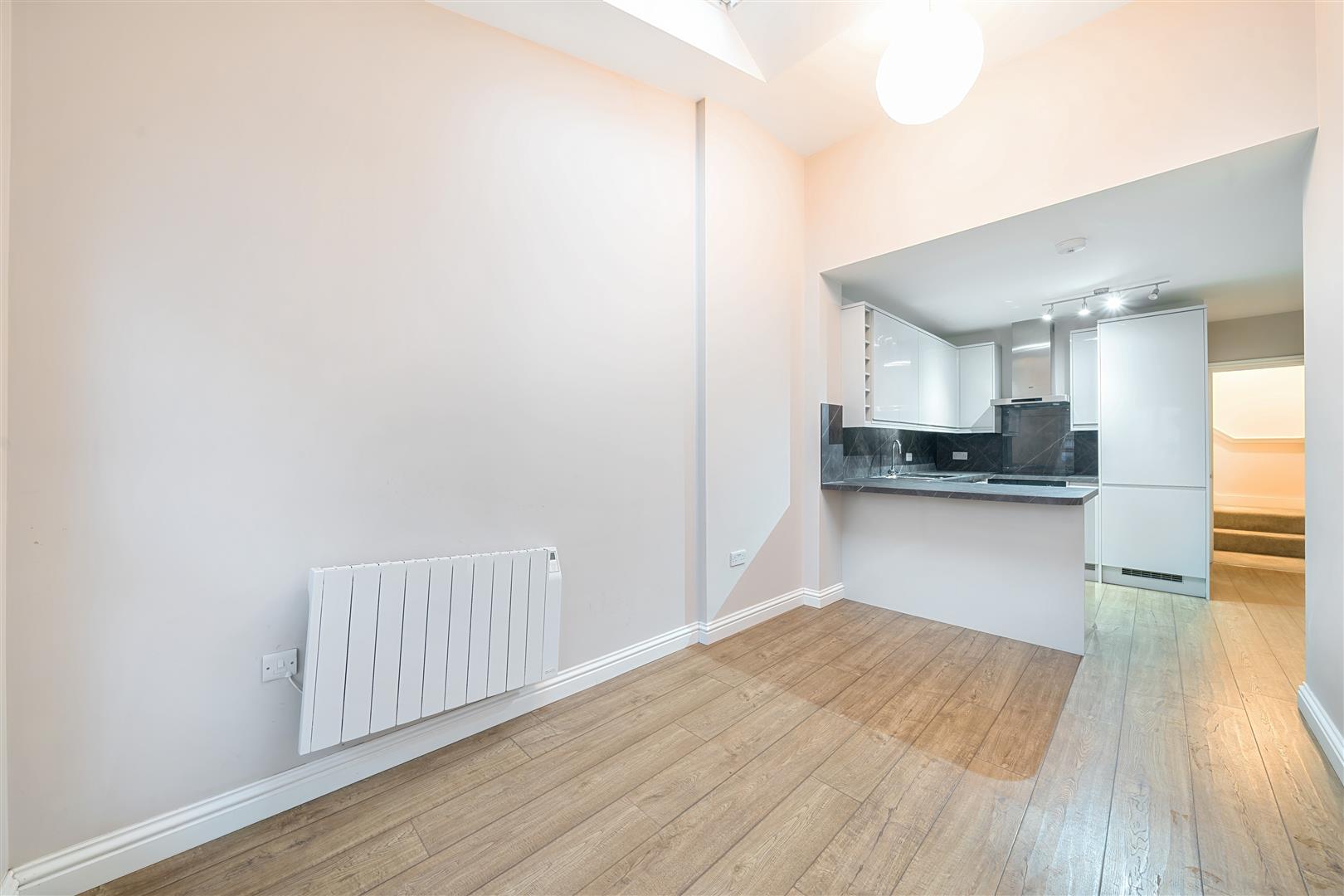 Flat Backwater Place in Greater London