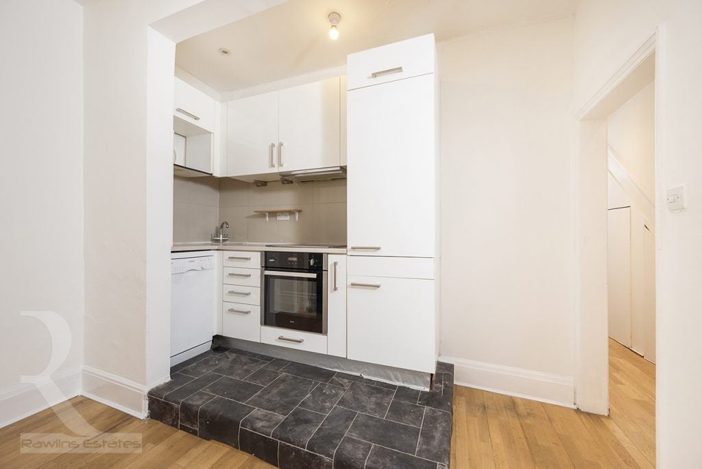 Flat Fleet Road in Greater London