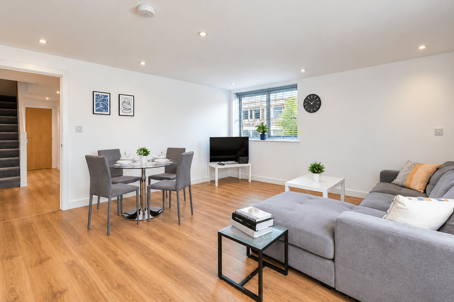 Flat Sydney Road in Greater London
