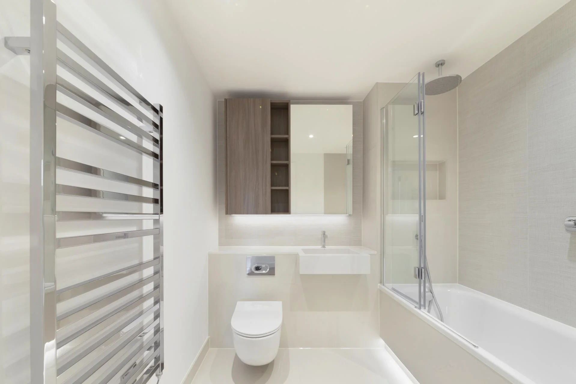 Flat Phoenix Place in Greater London