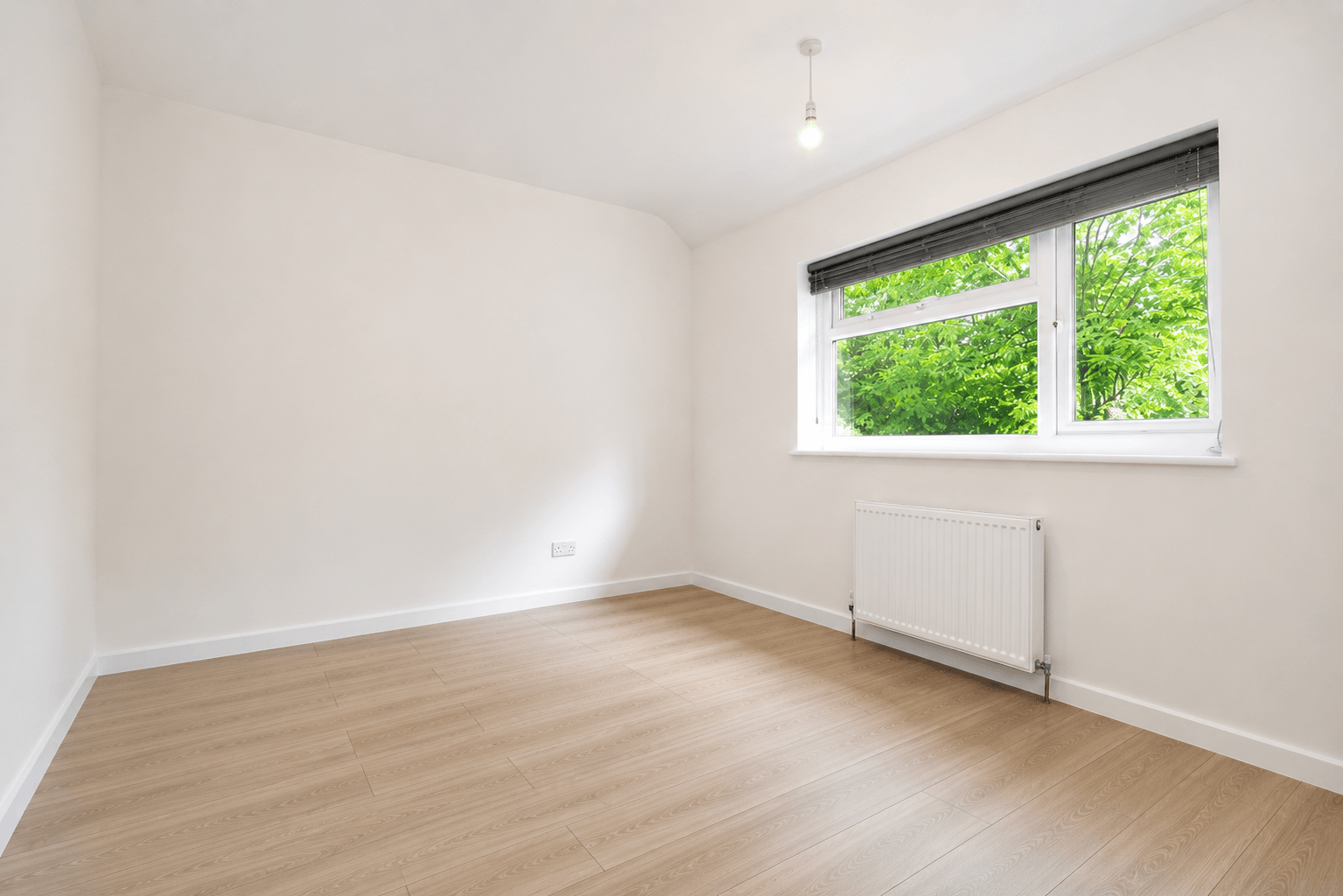 Flat Barry Road in Greater London