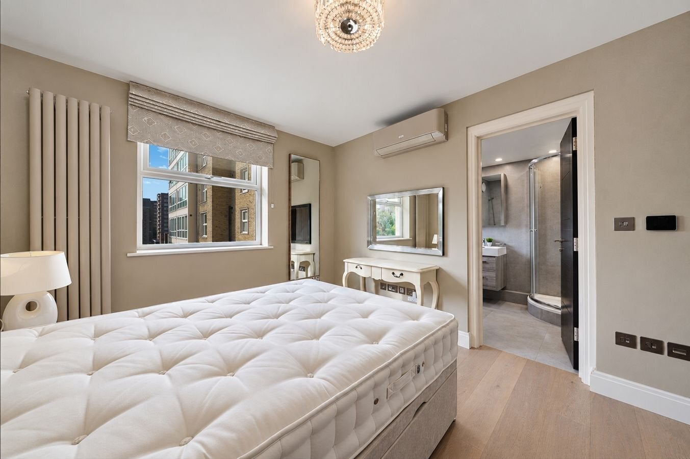 Flat Boydell Court in Greater London