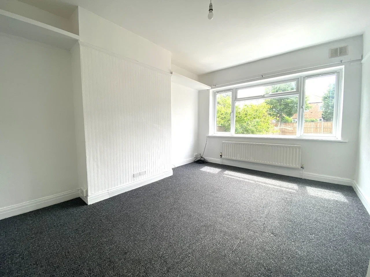 Flat Barmouth Avenue in Greater London