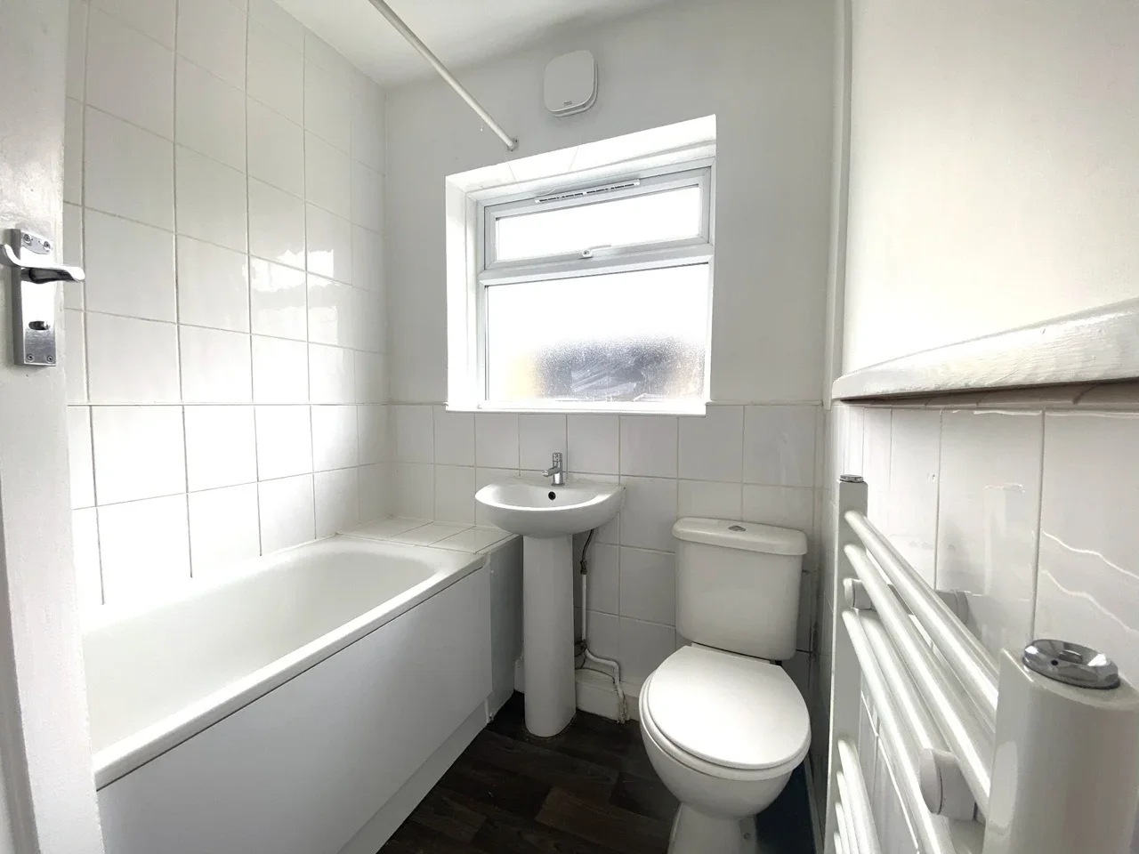 Flat Barmouth Avenue in Greater London