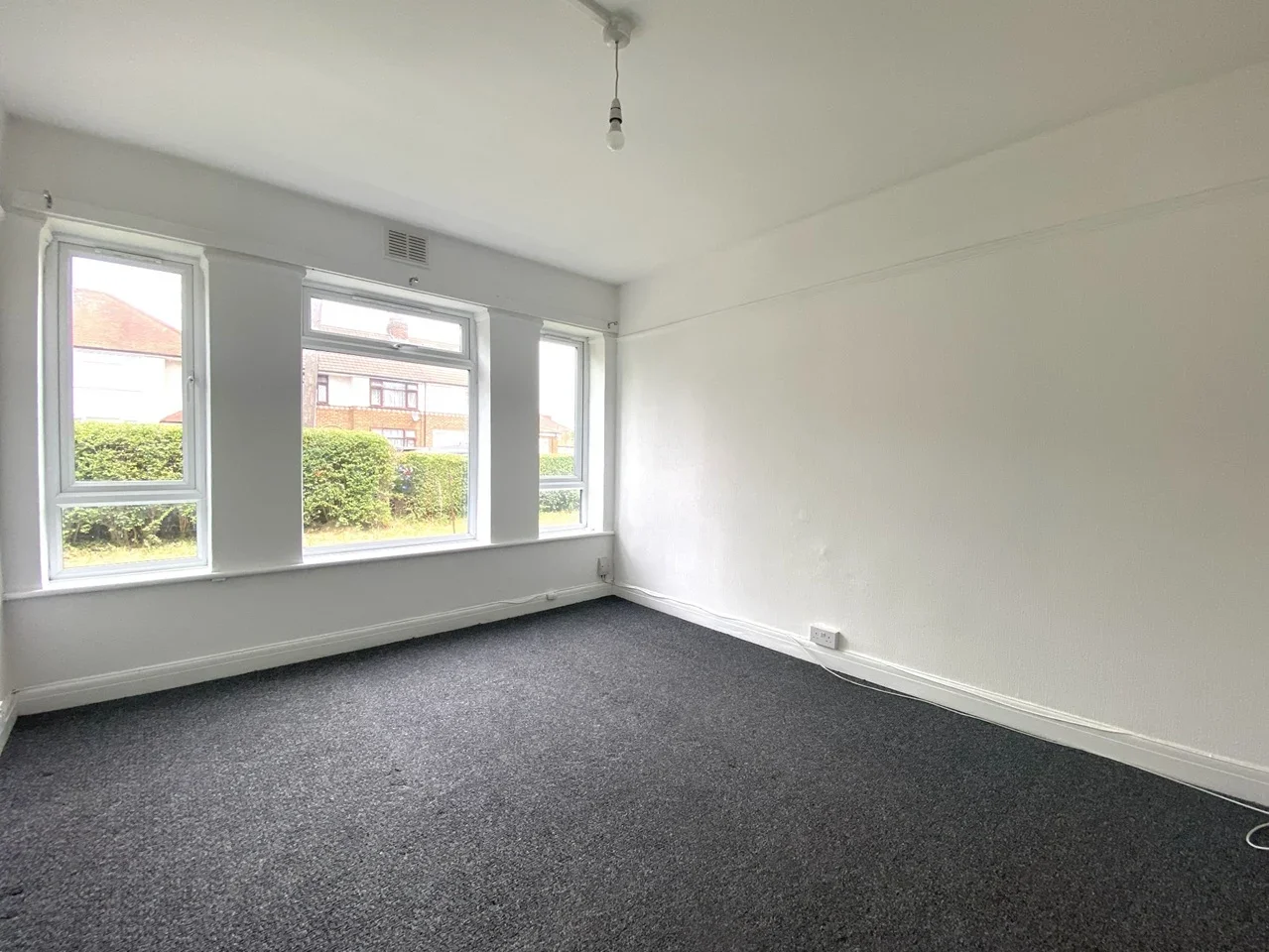 Flat Barmouth Avenue in Greater London