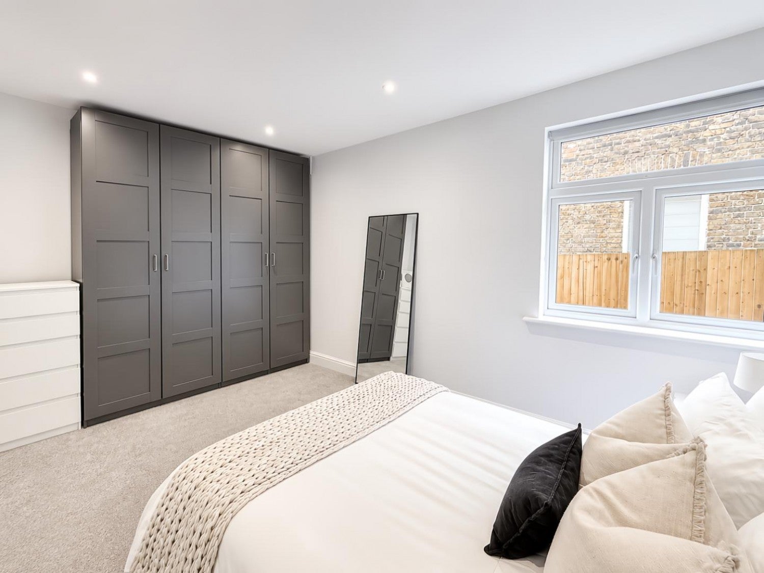 Flat Central Road in Greater London