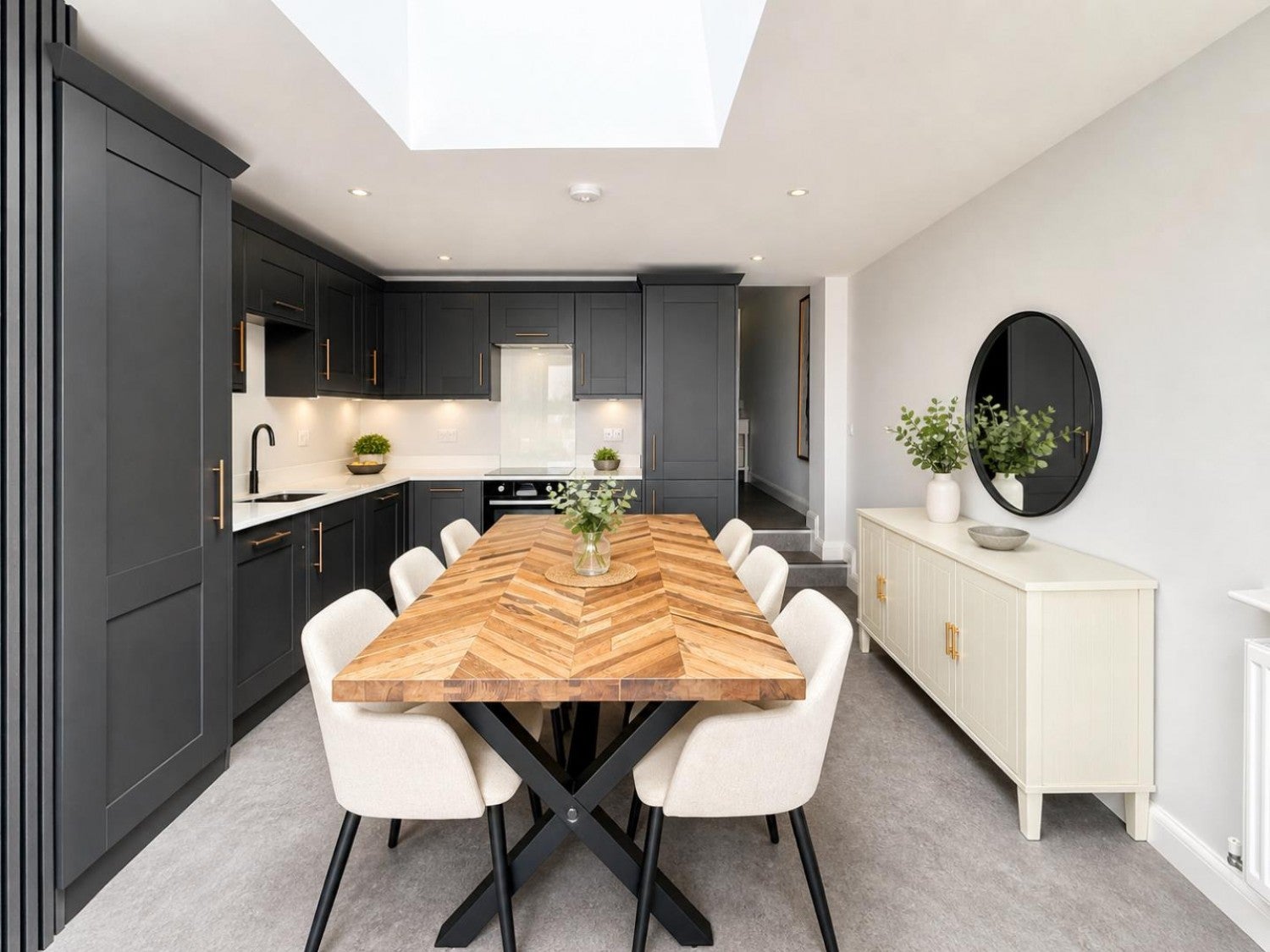 Flat Central Road in Greater London