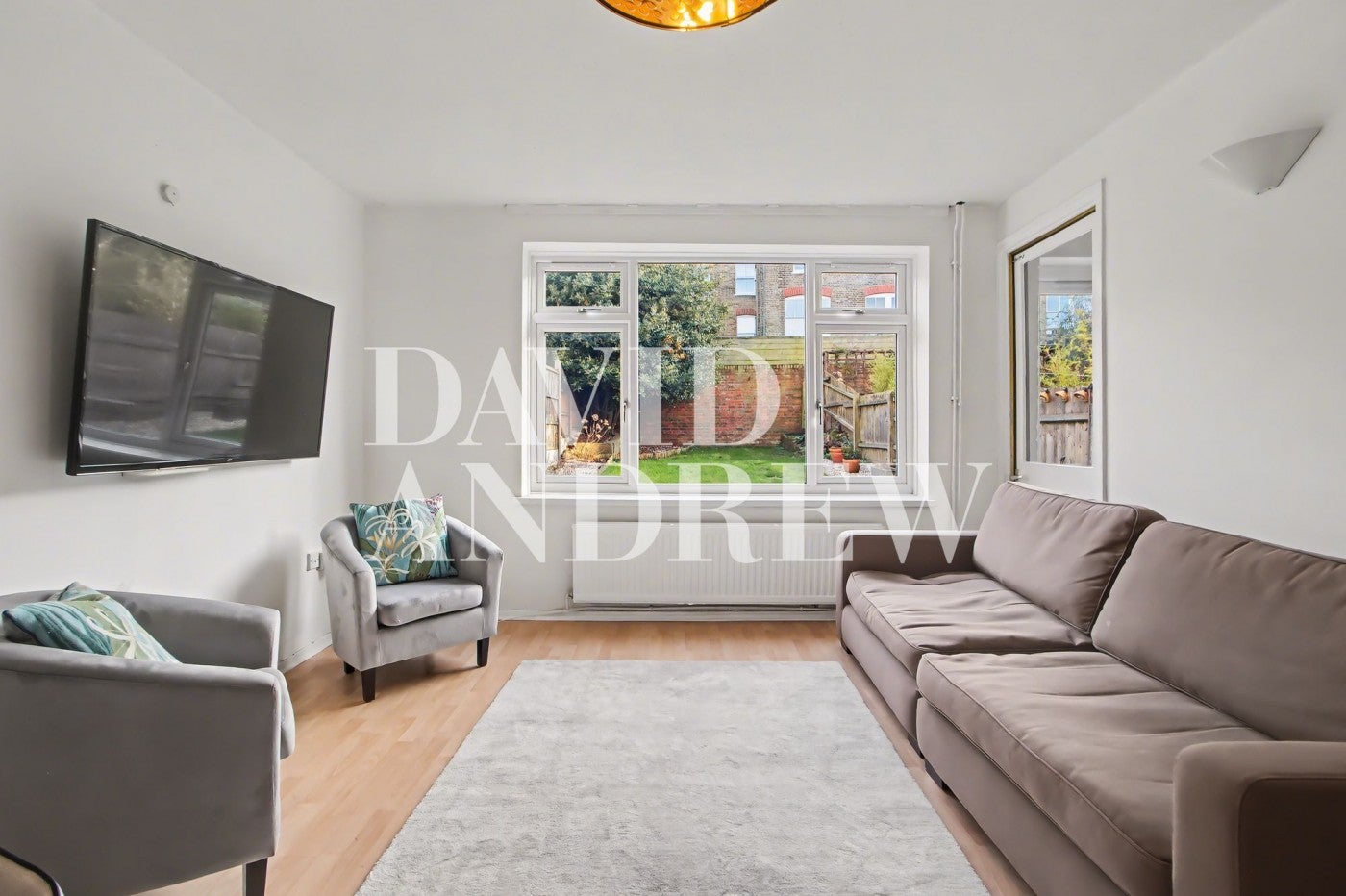 House Birchmore Walk in Greater London