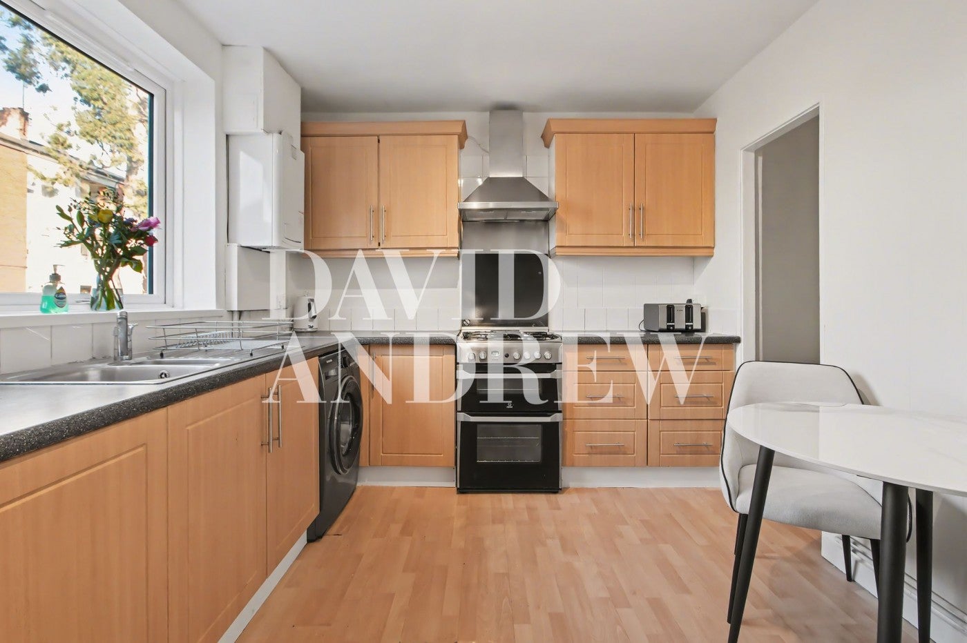 House Birchmore Walk in Greater London