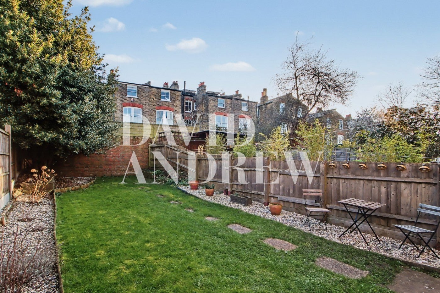 House Birchmore Walk in Greater London
