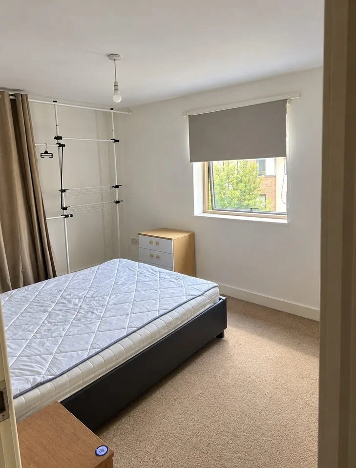 Room Apple Grove in Greater London
