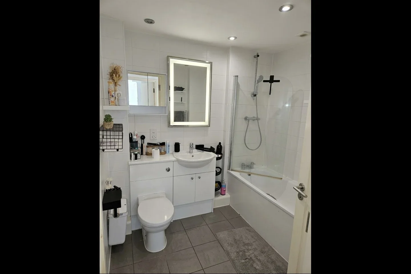 Room Apple Grove in Greater London