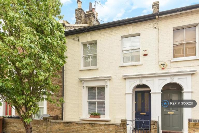 House Mona Road in Greater London