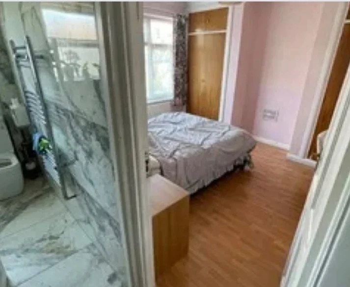 Room Limes Avenue in Greater London