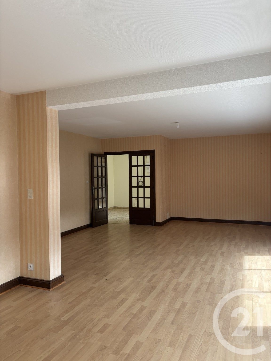 Appartement Rue des Écoles à Le Rouget-Pers