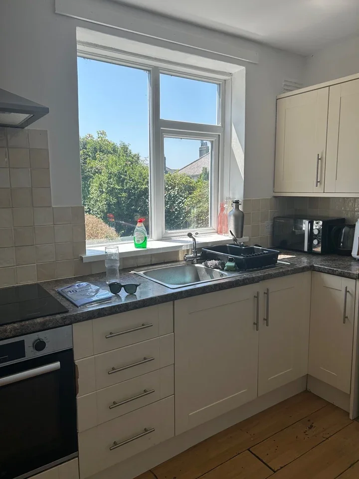 House Heol-Y-Bryn in Barry