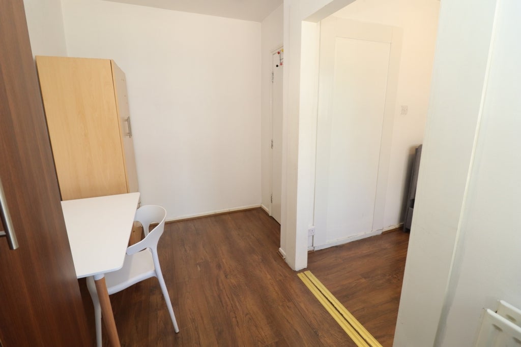Room Globe Road in Greater London