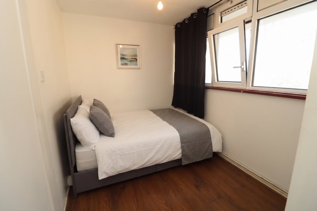 Room Globe Road in Greater London