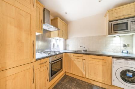 Flat Middle Gordon Road in Surrey Heath