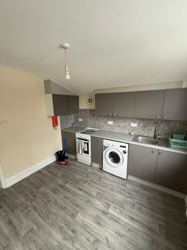 Flat Halley Road in London