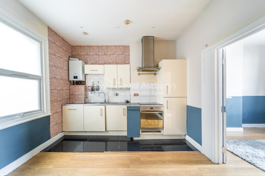 Flat Gillett Place in Greater London