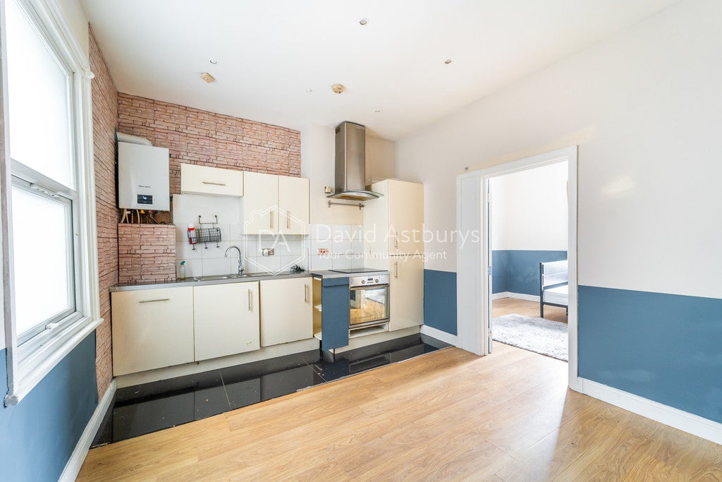 Flat Gillett Place in Greater London