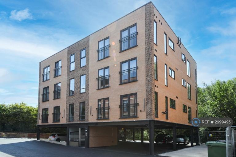 Flat Stanningley Road in Leeds