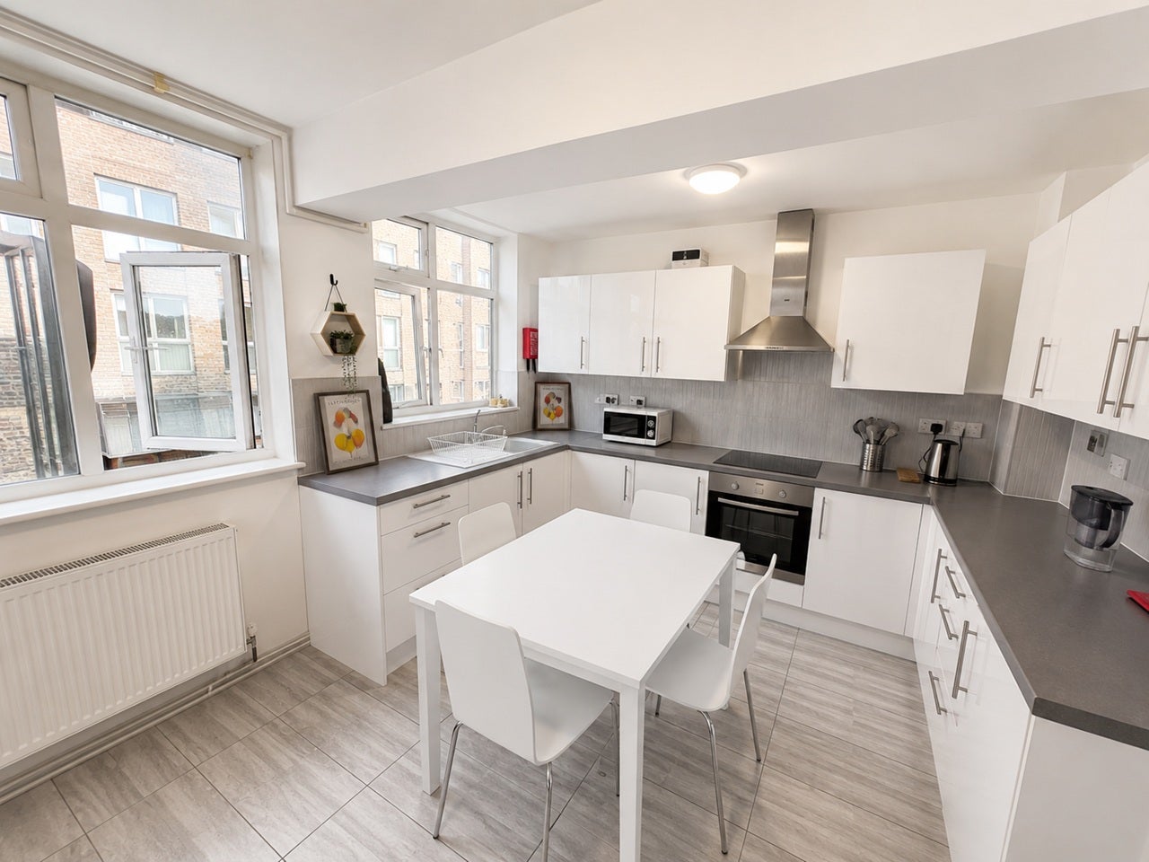 Room Kilburn High Road in Greater London