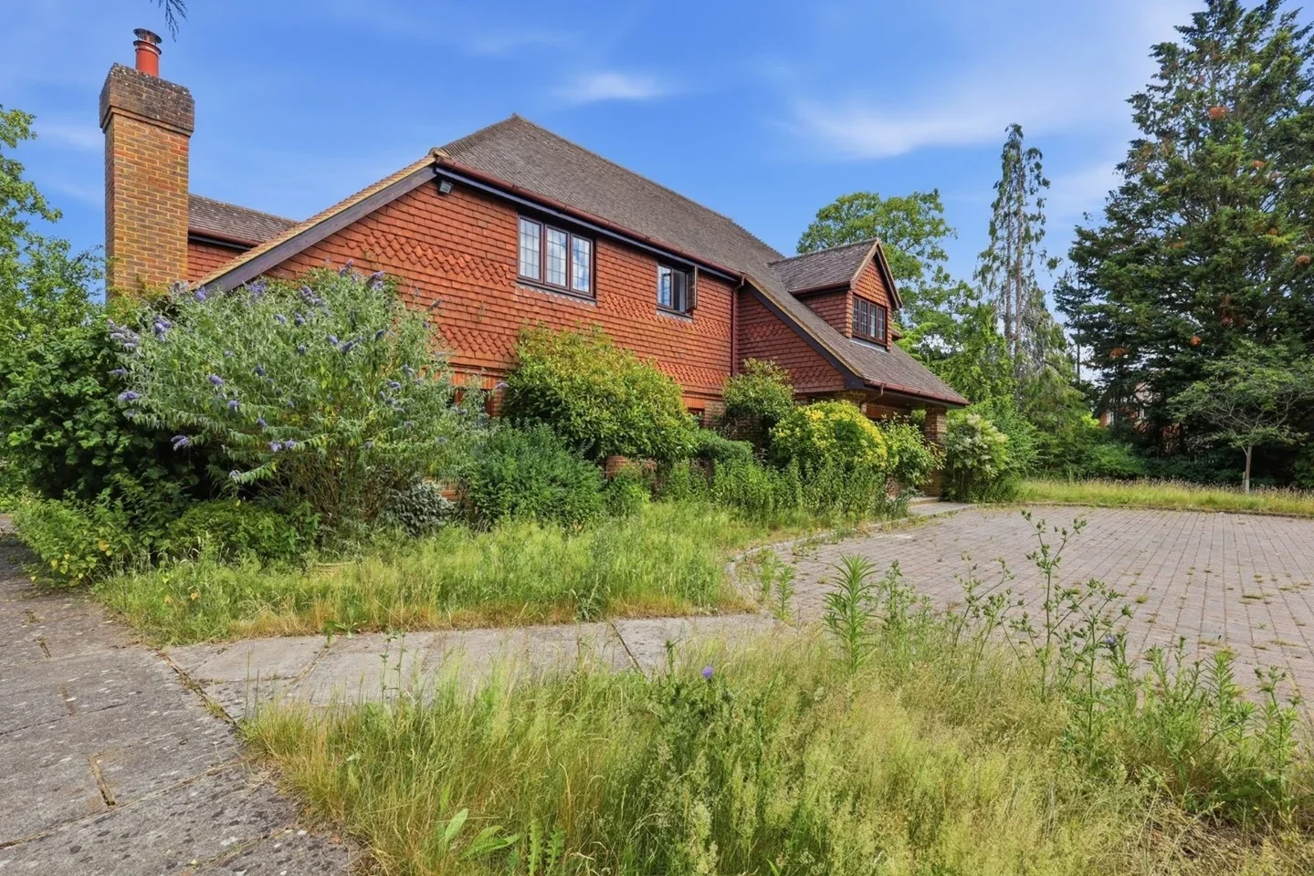House Woodhill in Guildford