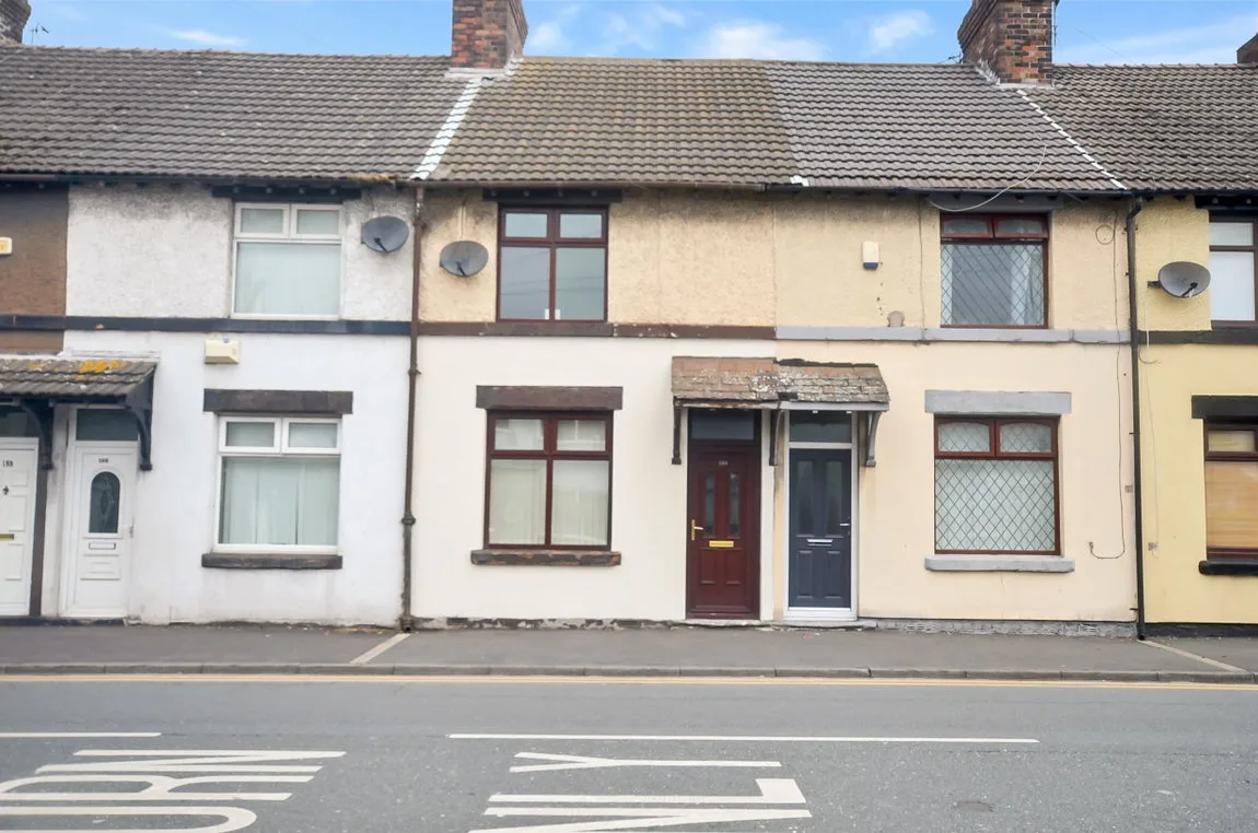 House Hale Road in Widnes