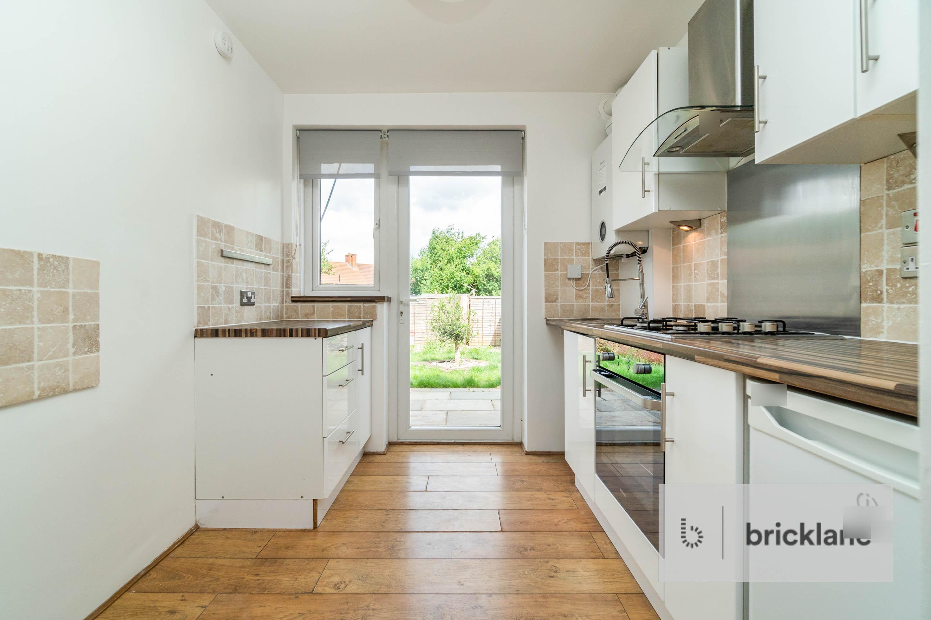 Flat Twyford Road in Greater London